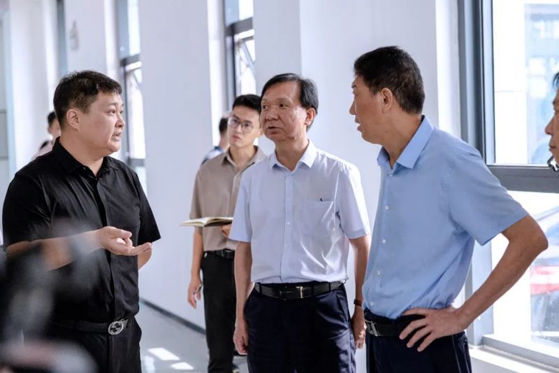卓一簡訊丨熱烈歡迎“新鄉(xiāng)市政協(xié)”、“衛(wèi)輝政協(xié)”考察團(tuán)一行蒞臨卓一牧業(yè)考察調(diào)研！